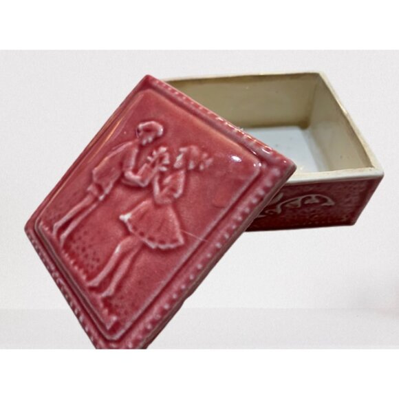 Small Vintage Glazed Porcelain Pink Danish Covered Trinket Raised Texture Box - Picture 2 of 6